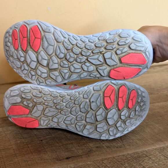 New Balance Womens Fresh Foam Beacon V3 WBECNBG3 Gray Running Shoes Size 8.5 - Picture 7 of 8